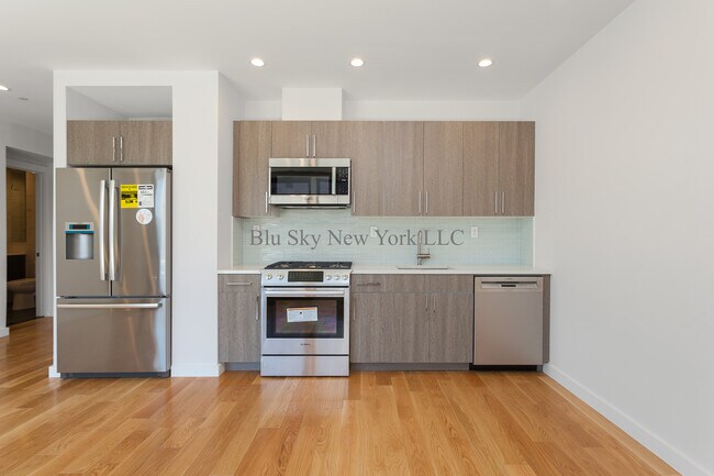 Building Photo - 2117 31st Ave