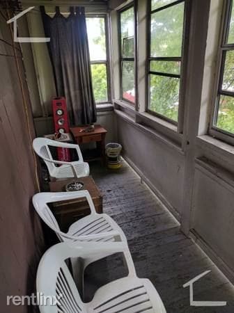 Building Photo - 33 Dickinson Rd