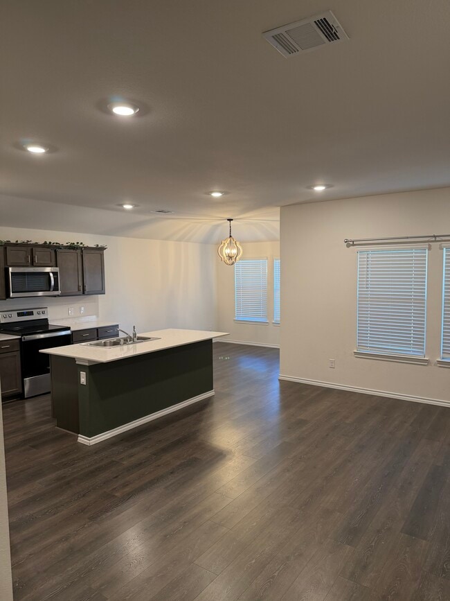 Building Photo - 107 Seabiscuit Rd