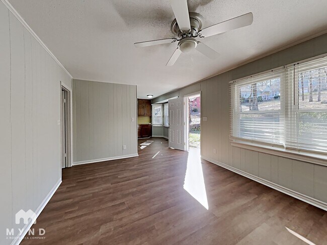 Building Photo - 1840 Westridge Dr