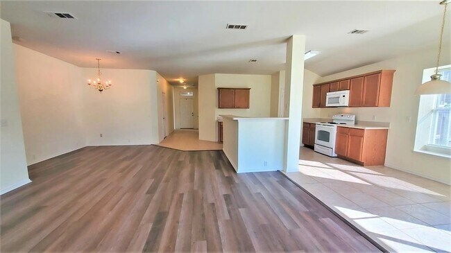 Building Photo - 1401 Dundee Dr