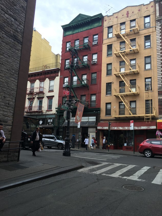 Building Photo - 28 Mott St