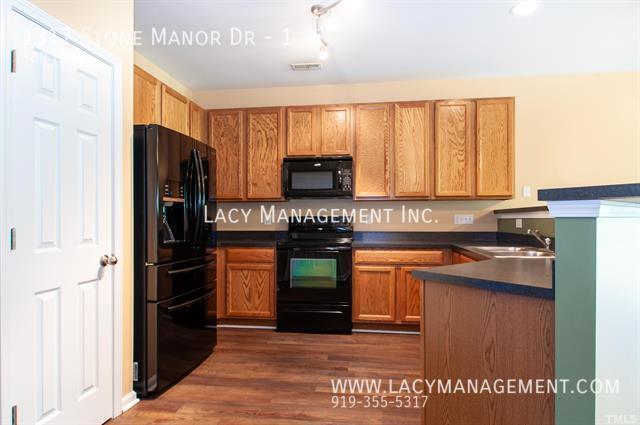 Building Photo - 1317 Stone Manor Dr