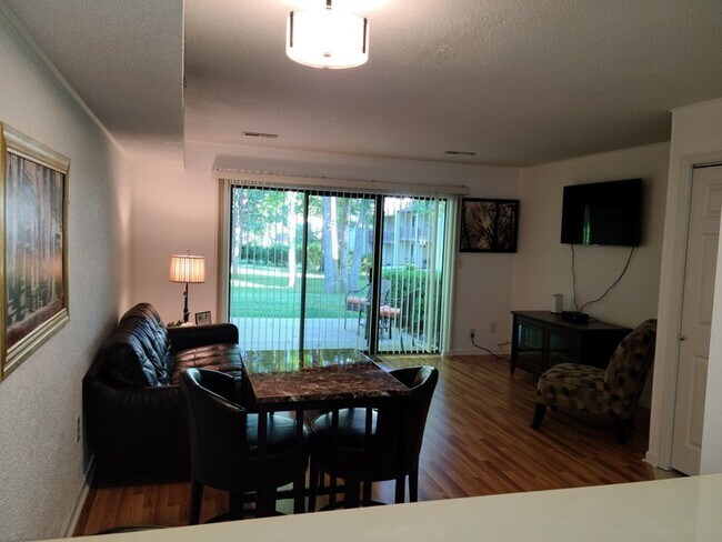 Building Photo - 43 Wilshire Heights Dr