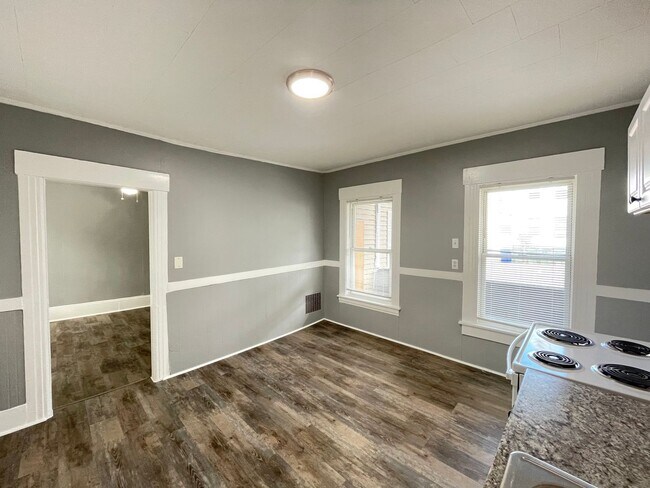 Building Photo - 421 Spruce St