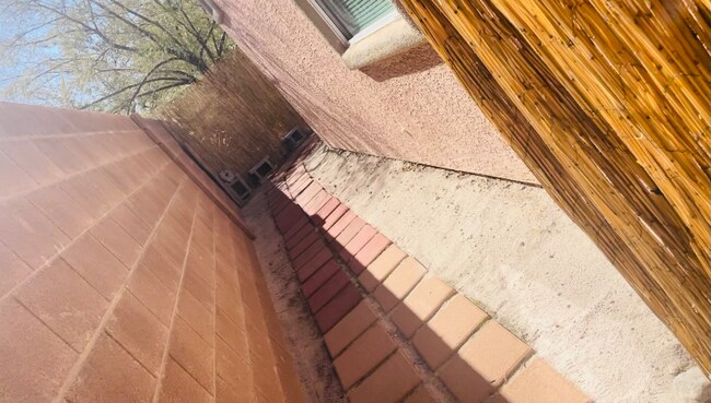 Foto del edificio - 11749 Lily Rubin Ave