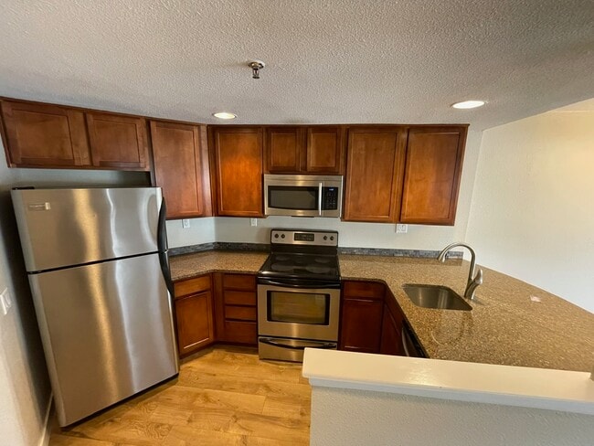 Photo - 100 Park Ave W Apartment