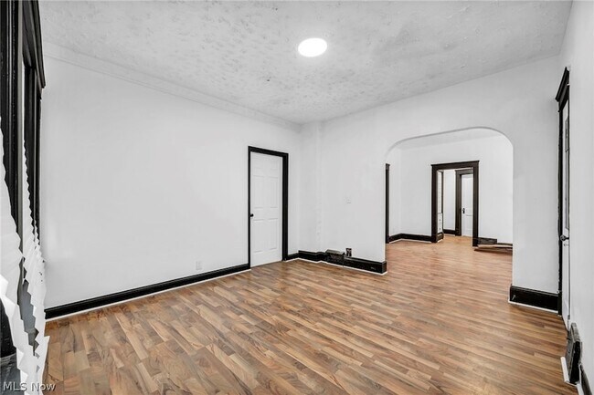 Foto del edificio - 12001 Oakview Ave