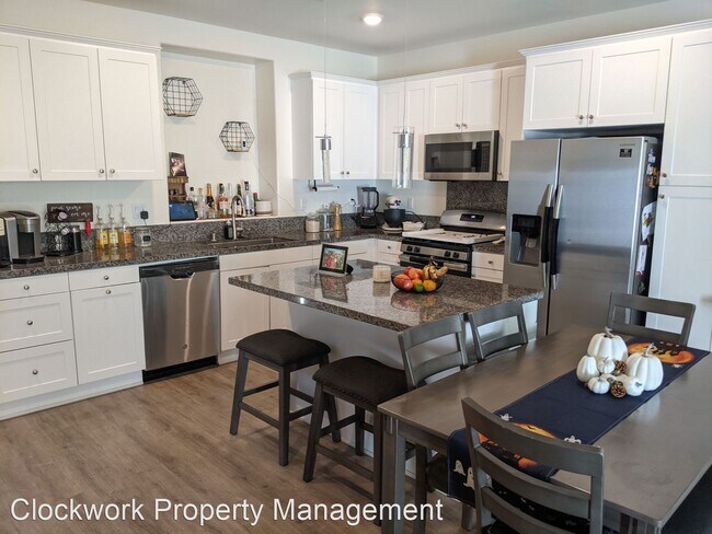 Foto del edificio - 3 br, 2.5 bath House - 5933 Oatfield Ave