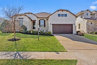 Building Photo - 407 Highland Village Dr