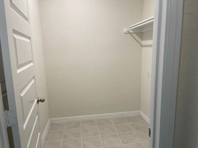 Foto del edificio - 5405 Fairdale Dr