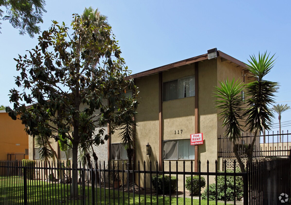 Primary Photo - 117 E Wakefield Ave