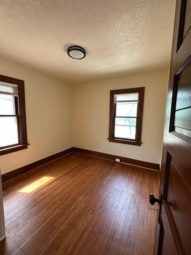 Foto del edificio - $1200 - Fantastic 2 Bedroom, 1 Bathroom House in Morning-Side