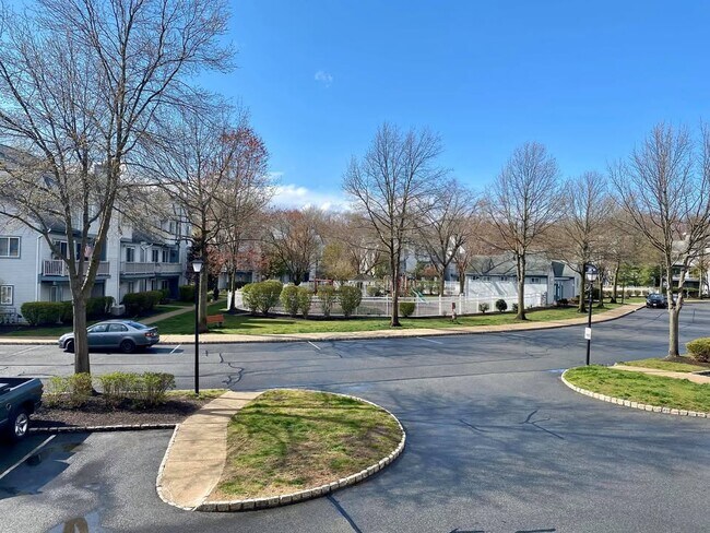 Foto del edificio - 185 Woods Edge Dr