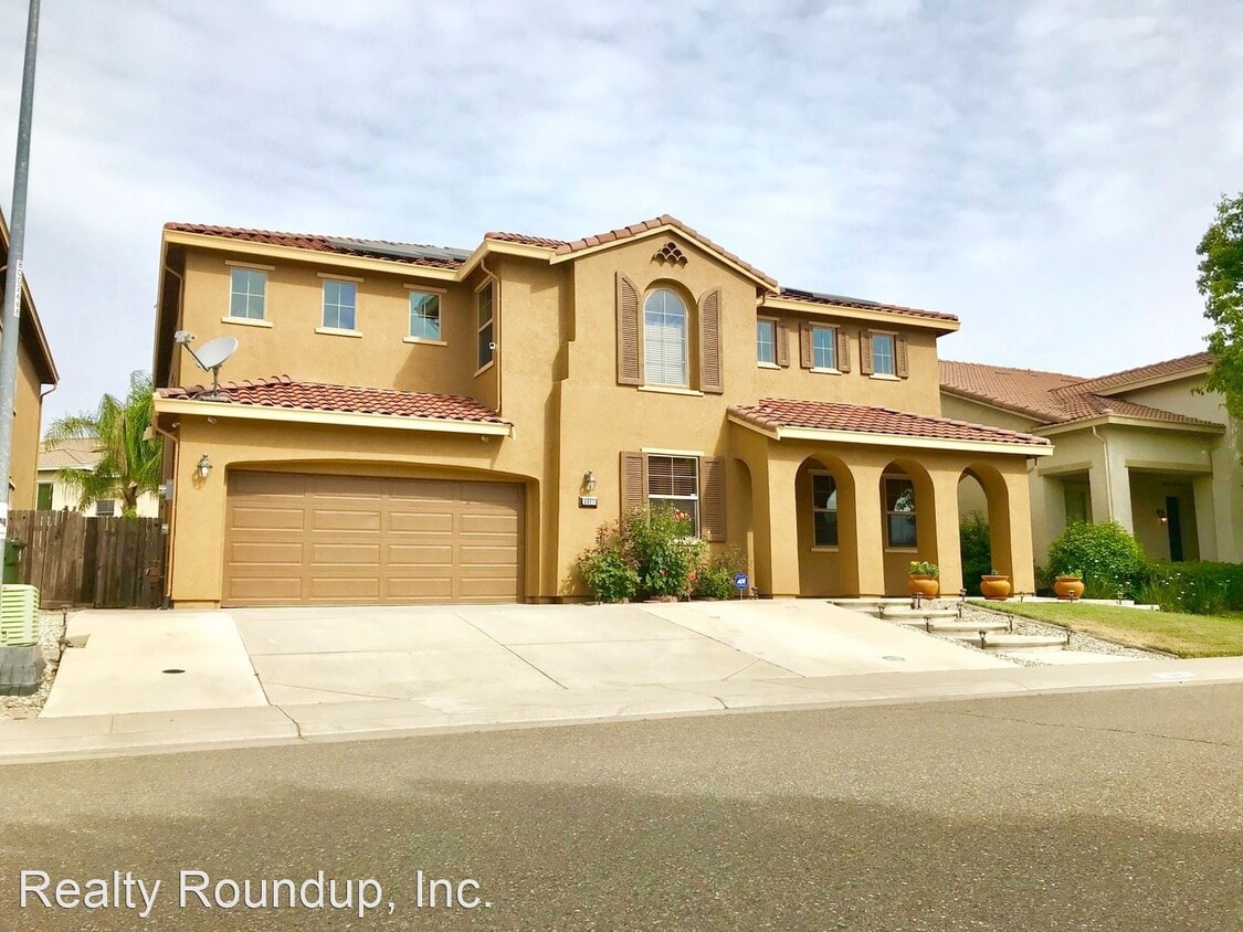 4 br, 3 bath House 9987 Spring View Way House for Rent in Elk Grove