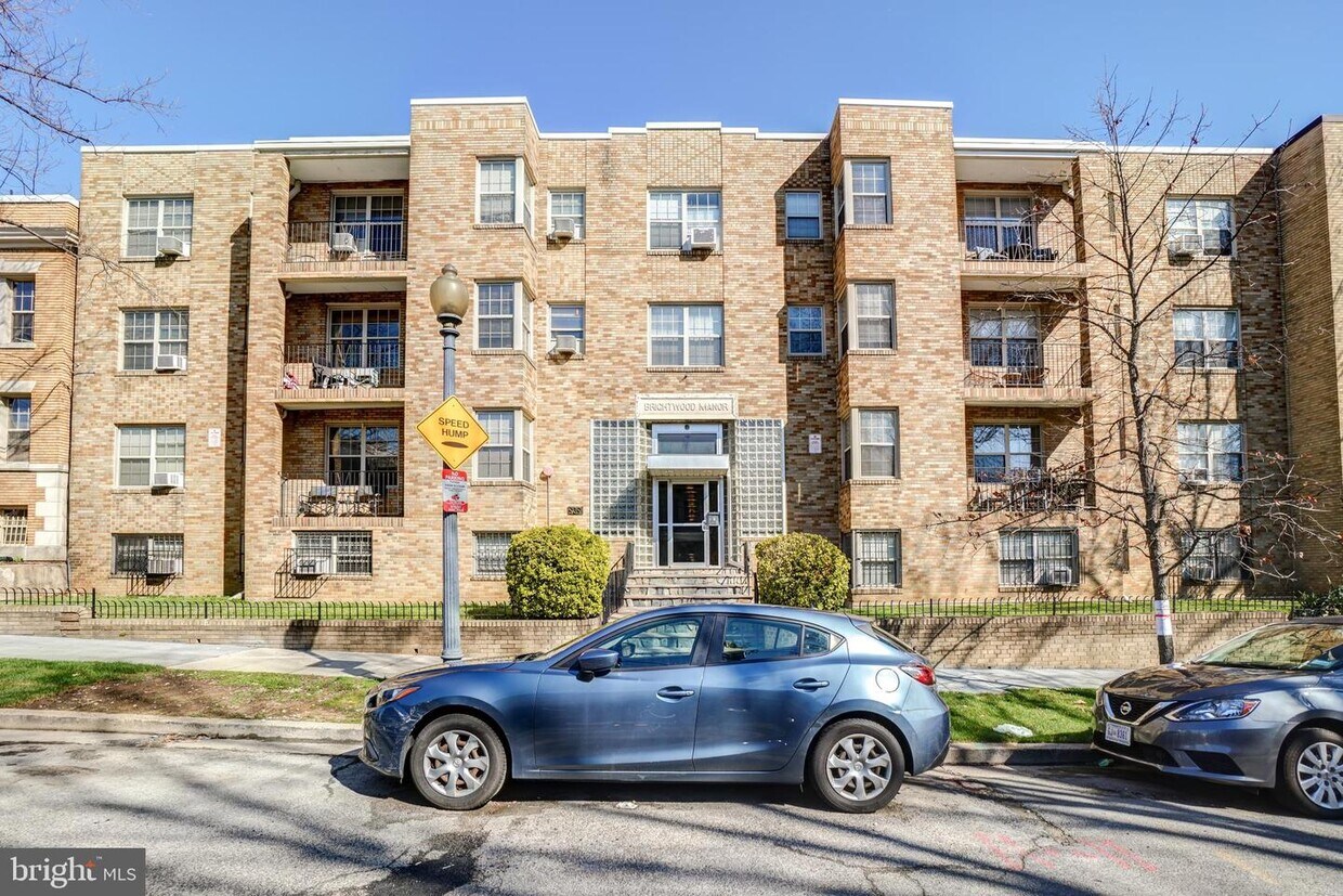 939 Longfellow St NW Unit 205, Washington, DC 20011 Apartment for