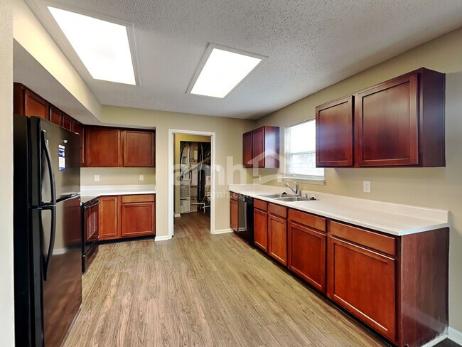 Foto del edificio - 5627 N Plymouth Ct