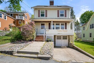 Building Photo - 15 Martin St