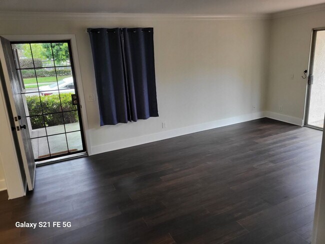 Building Photo - NEW PRICE REDUCTION!!! Beautiful Condo: 3 ...