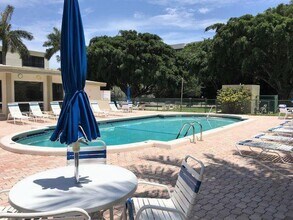 Building Photo - 555 Banyan Tree Ln