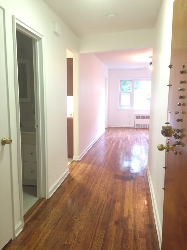 Primary Photo - 58-20 43rd Ave