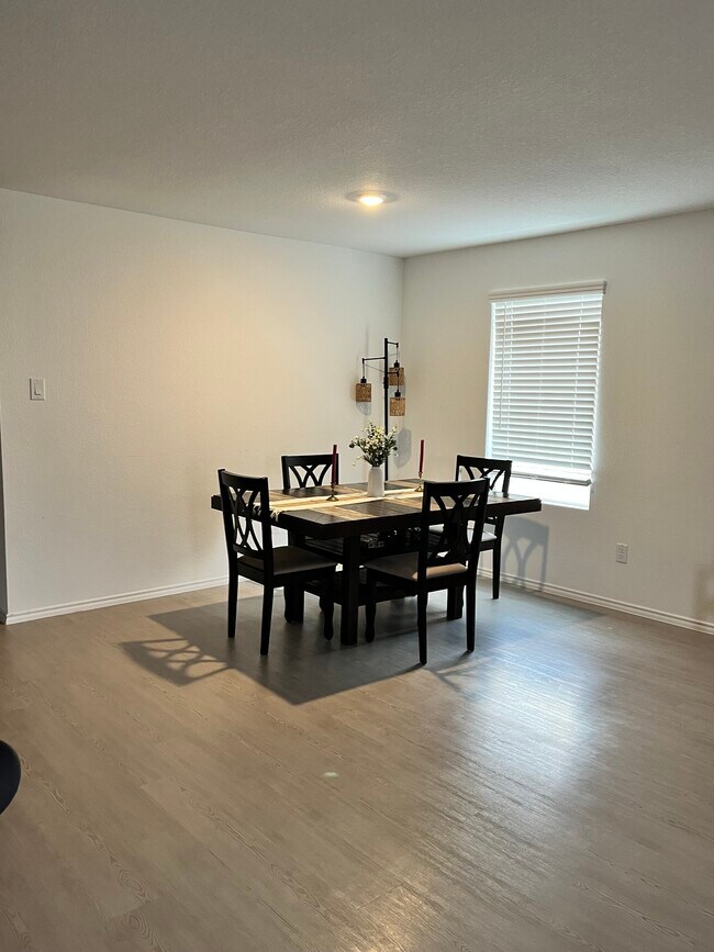 Foto del edificio - 923 Antelope Trl