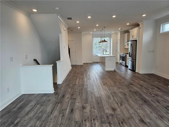 Building Photo - 500 Healy Dr