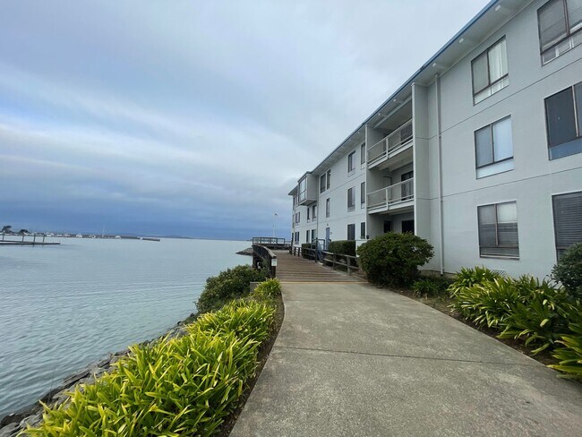 Building Photo - $500 Move-In Special!!! BEAUTIFUL WATER VIEW 1BD/1BA CONDO AVAILABLE AT WATERGATE COMPLEX!!