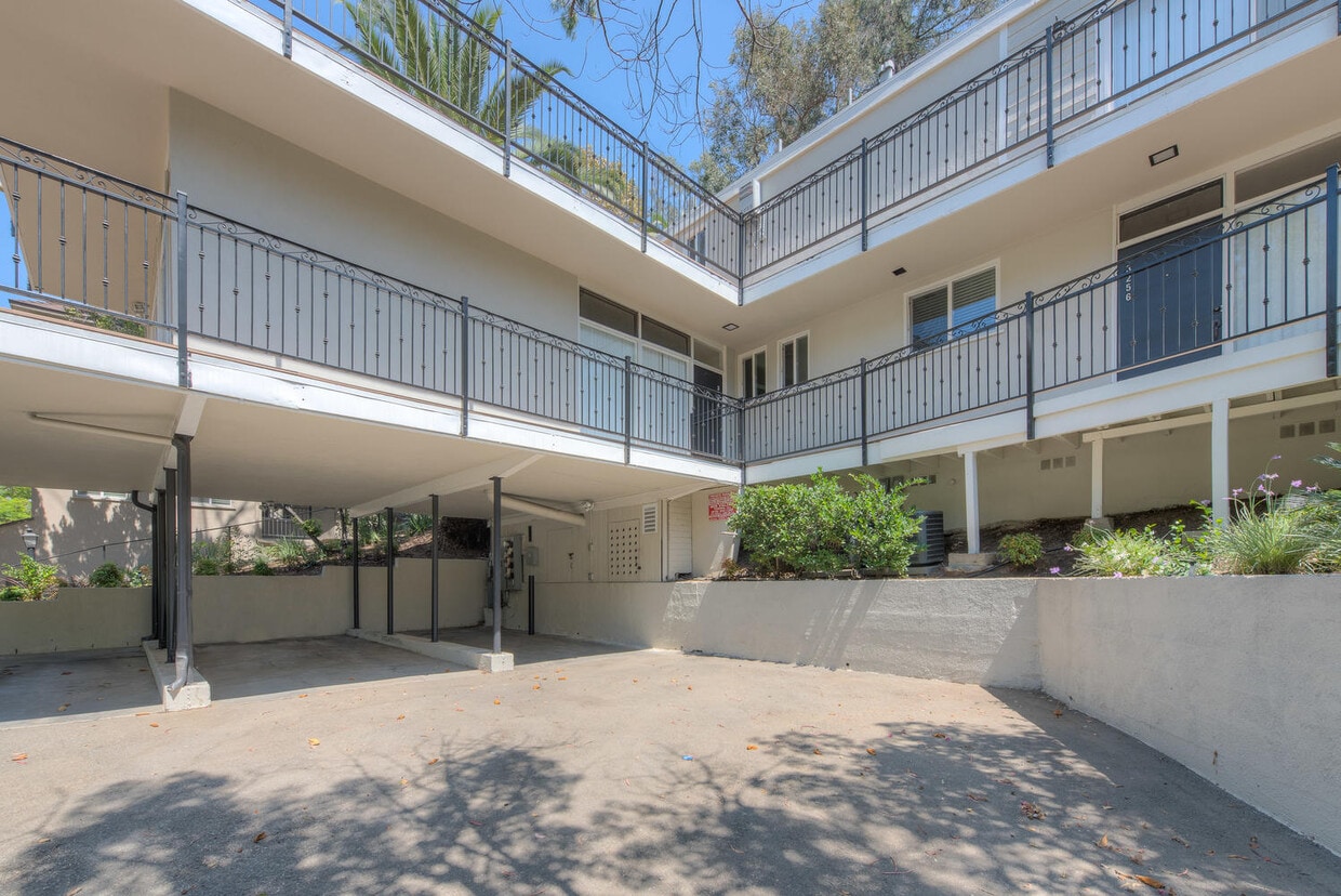 3258 Barham Blvd Unit 3258, Los Angeles, CA 90068 Apartments in Los