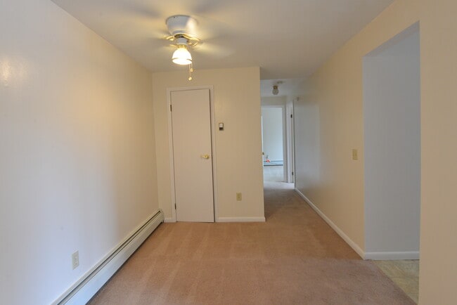 Dining area - 426 Winthrop Dr