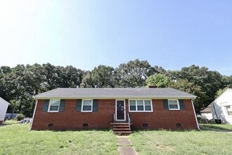 Building Photo - 5601 Eunice Dr