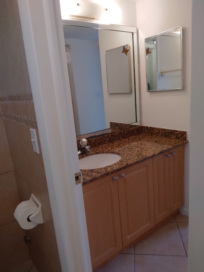Foto del edificio - 5801 NW 62nd Ave