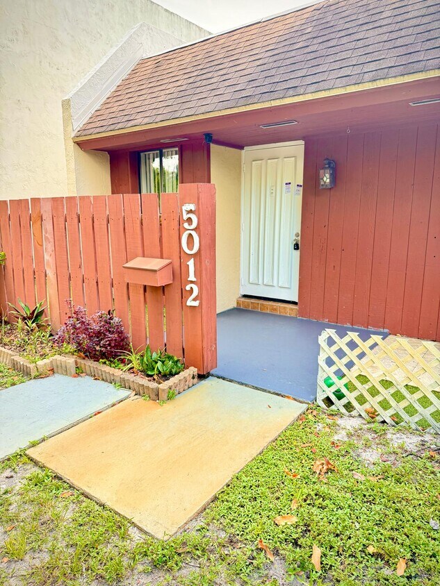 Primary Photo - 5012 SW 40th Ave