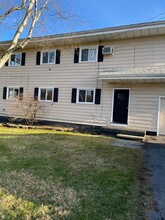 Building Photo - 40 Country Ln