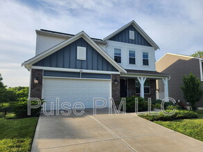 Building Photo - 690 Hogrefe Rd