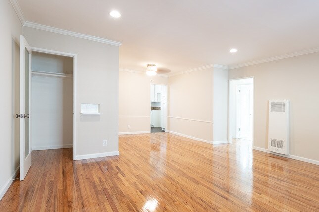 Building Photo - 4860 Tujunga Ave