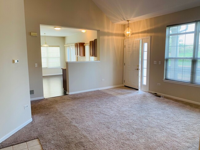 Building Photo - 1611 S Candlestick Way