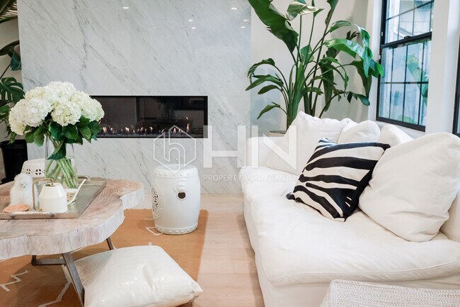 Foto del edificio - 1031 Almanor Ave