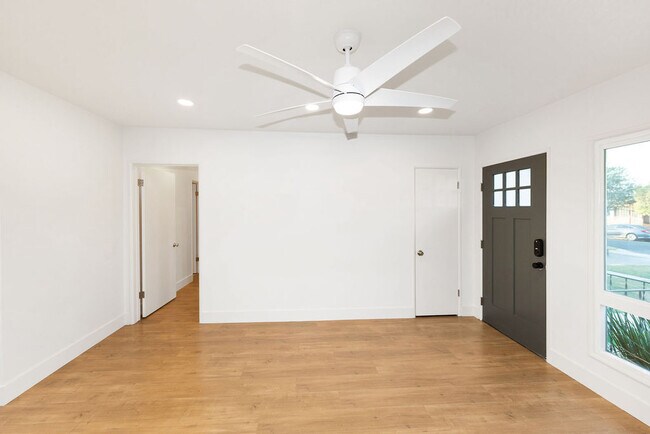 Foto del edificio - 20650 Leadwell St