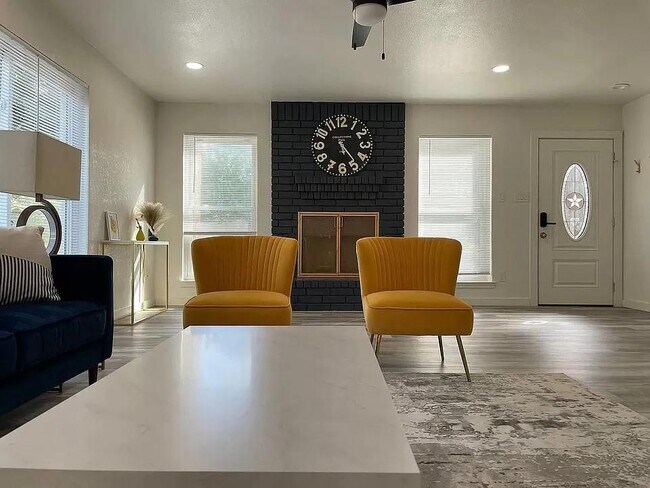 Foto del edificio - 2502 Tracy Cove