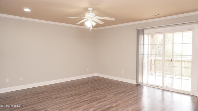 Building Photo - 4204 Brook Creek Ln