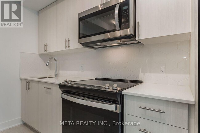 Photo du bâtiment - 2545 Simcoe St N