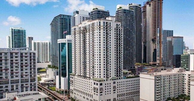 Foto del edificio - 999 SW 1st Ave