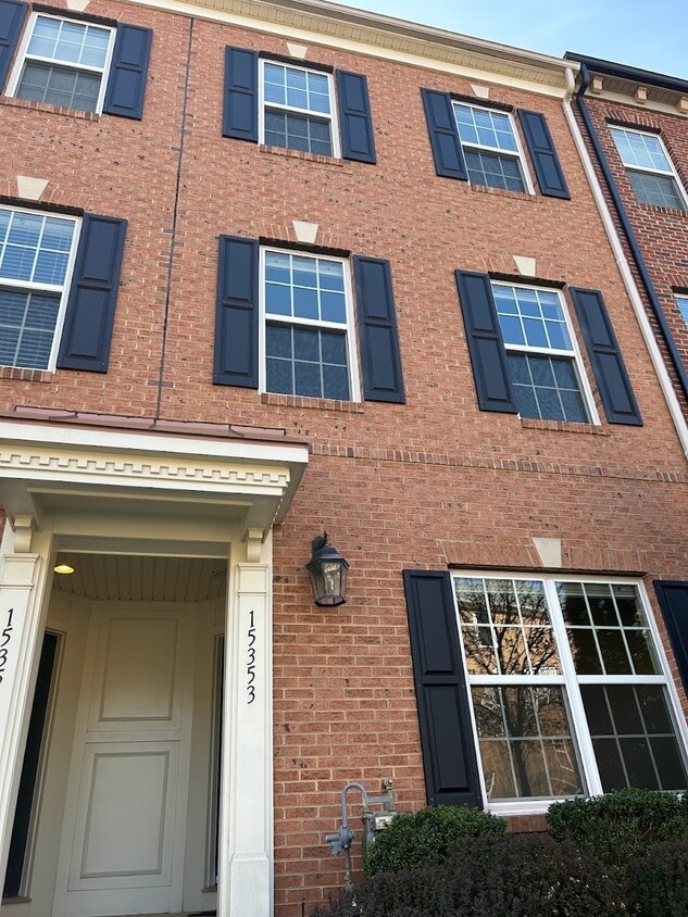 15353 Rosemont Manor Dr, Haymarket, VA 20169 Townhome Rentals in