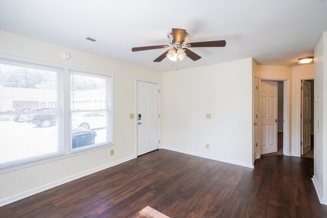 Building Photo - 500 Skyline Dr