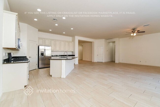 Foto del edificio - 19270 E Thornton Rd