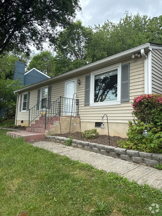 Building Photo - 2675 Brandon Ave SW