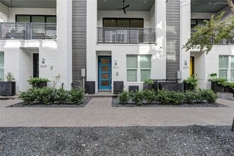 Building Photo - 2622 Rusk St