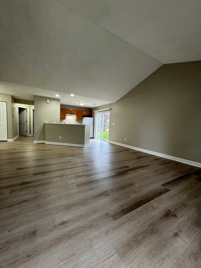 Foto del edificio - 693 Kenny Ln.