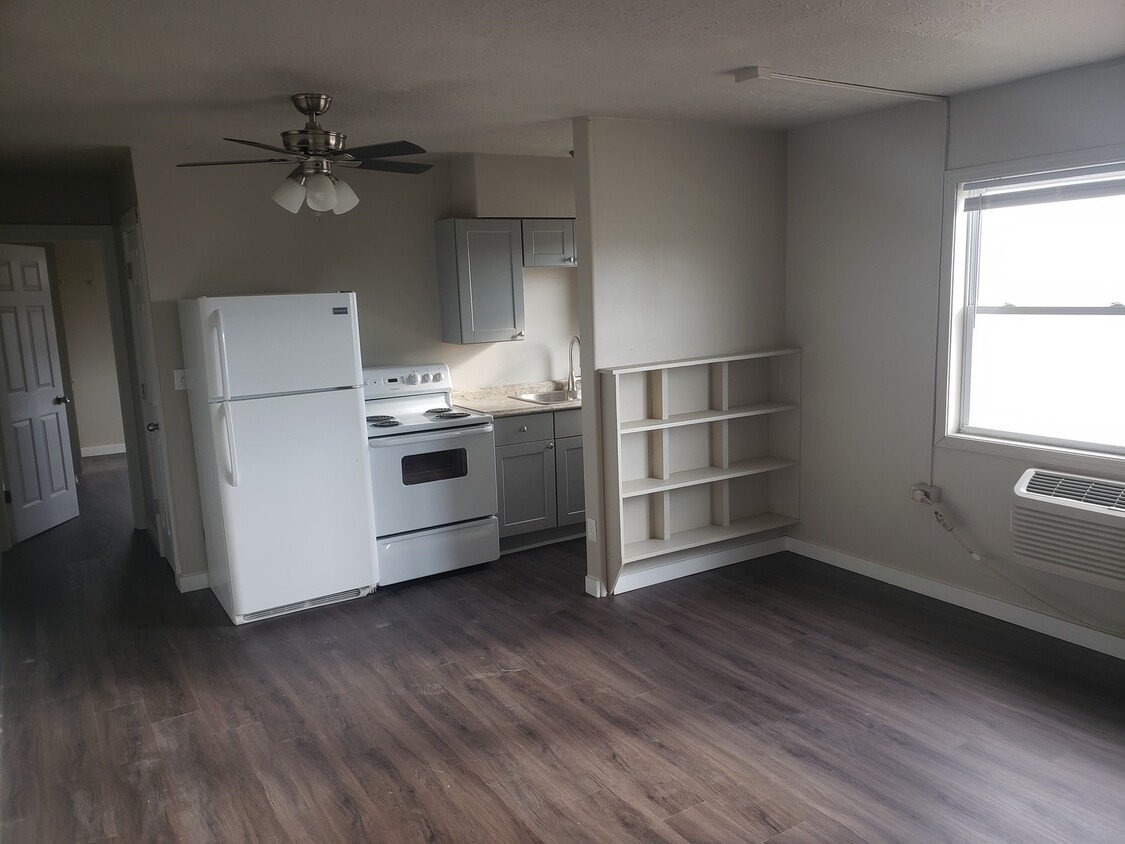Primary Photo - 518 Baker Street, Unit 2